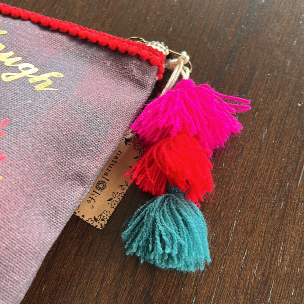 Nature Life LLIVE LLOVE LLAUGH Llama pouch - Picture 4 of 9